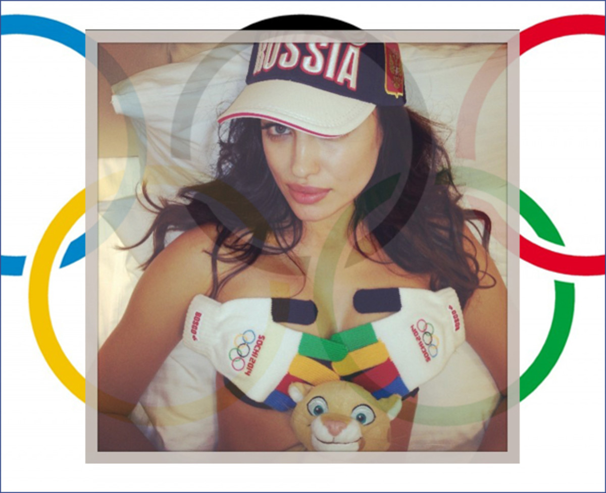 Irina Shayk and a creeper of a mascot :: instagram.com/irinashayk